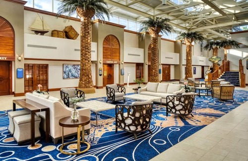St. Pete Beach Hotel | 4 Standard Hotel Room at Island Grand at TradeWinds, Parking & Onsite Pool!