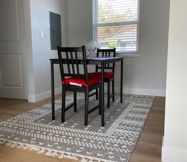 Palo Alto Apartamento | 4 Stanford! Furnished Apartment, Gated Parking, Laundry
