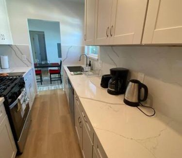 Palo Alto Apartamento | 4 Stanford! Furnished Apartment, Gated Parking, Laundry