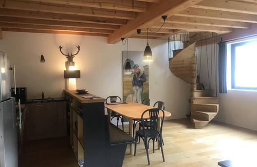 Aste-Beon Chalet De Esquí | Decoración de casa de campo aseada vista a la montaña del valle Ossau