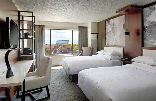 Grand River Hotel | Hotel de 4 estrellas ∙ Marriott East Lansing at University Place