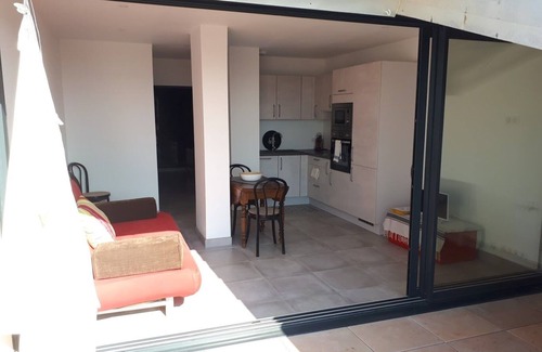 Meze Apartamento | Pepita en el techo de Meze, una espléndida vista del mar