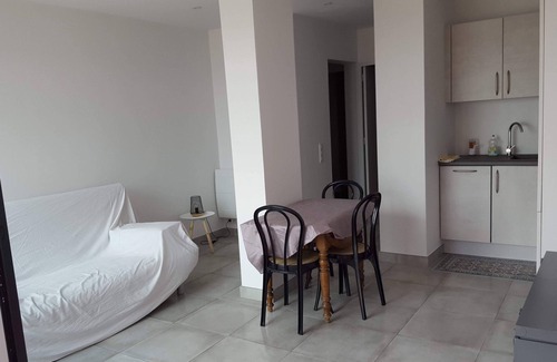 Meze Apartamento | Pepita en el techo de Meze, una espléndida vista del mar