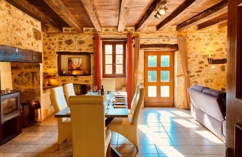 Capdrot Casa | 4-Star Tourism Rated Holiday Home with Air Con & Private Heated Pool - 40 Mins from Bergerac