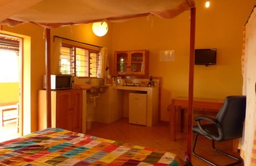 Bujumbura Apartamento | 4 Studio apartments with kitchen, terrace & garden