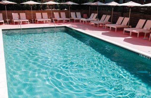 Red River Cultural District Casa | 4 Stylish Rooms Just Few Miles to Moody Center - Enjoy Bold Decor and Comfort