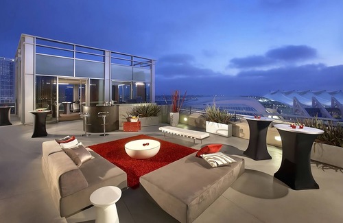 Gaslamp Quarter Hotel | 4 Suites at Hard Rock Hotel San Diego, Sun And Music at Rooftop Pool!