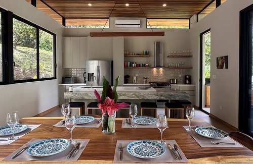 Dominicalito Casa | 4 Suites. Ocean views. Near beaches. Dominicalito