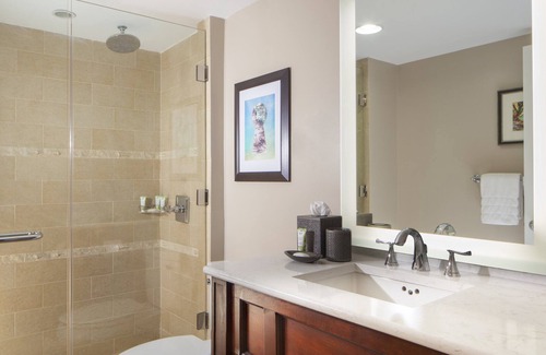 Historic Seaport Hotel | 4 Traditional Two Queen, Pier House Resort, Island Elegance, Duval St. Access