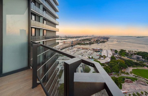 Downtown Miami Apartamento | 4 Units, Ocean View One Bedroom Suite with King Bed at The Elser Hotel Miami
