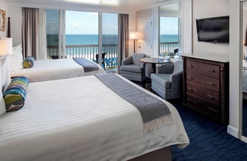 St. Pete Beach Hotel | 4 Units Perfect for Groups! Enjoy Outdoor Swimming Pool, Parking On-site!