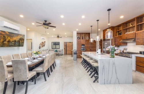 San José del Cabo Casa | 4-Villa Estate: Steps to Beach ~ 3Mi Flora Farms ~ 180° Ocean Views ~ Pool
