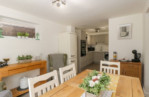 Mordiford Casa | 4 WALLFLOWER ROW, pet friendly, with a garden in Hereford
