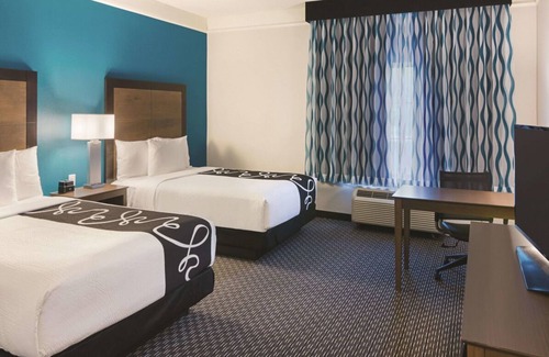 Orlando Hotel | 4 x 2 Double Beds at La Quinta Inn & Suites by Wyndham Orlando UCF