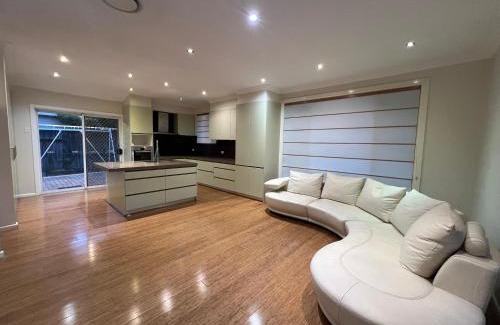 Beecroft Casa | 4 Yellow Room