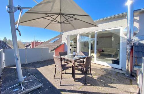 Boeblingen Apartamento | 4 Zimmer Apartment, 125 qm, ruhig und zentrumsnah, max 5 Pers, Dachterasse, Garage, 1000 MBit