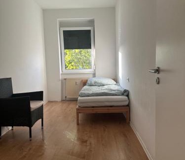 Bruchsal Apartamento | 4 Zimmer Bruchsal/Bahnhof Zentrale Lage (Monteurzimmer)