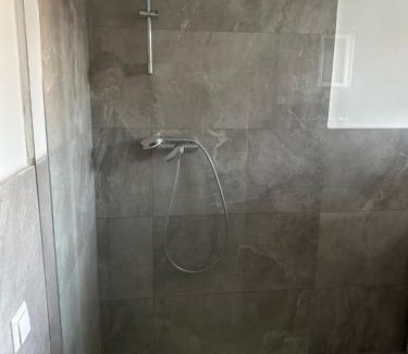 Bruchsal Apartamento | 4 Zimmer Bruchsal/Bahnhof Zentrale Lage (Monteurzimmer)