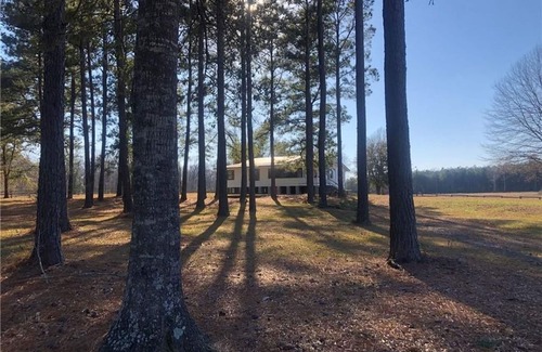 Saint Maurice Casa | 40 Acres 4 Bedroom 4 full bathroom Home with a Pond stocked with Fish & RV Port