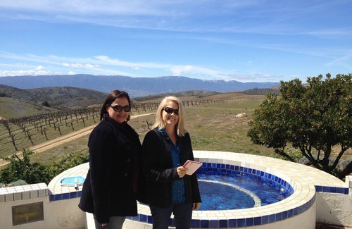 Soledad Casa | 40 Acres 5000 Cuadrado pie, $ 975 / nt 10-14 Plazas piscina, Viña, Vistas!