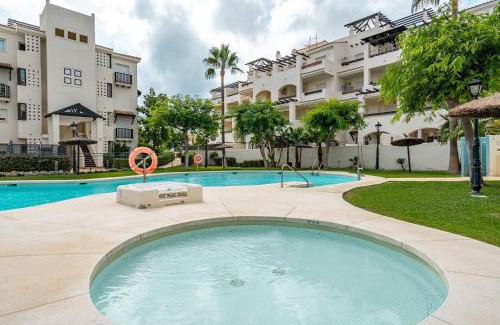 San Luis de Sabinillas Apartamento | 40 Comfortable apartment next to Puerto De La Duquesa