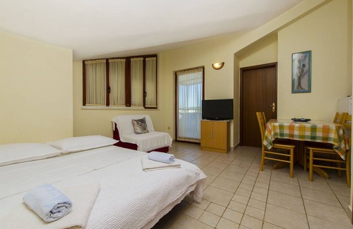 Primosten Burnji Apartamento | 40 m² Apartamento ∙ 1 habitación ∙ 4 huéspedes