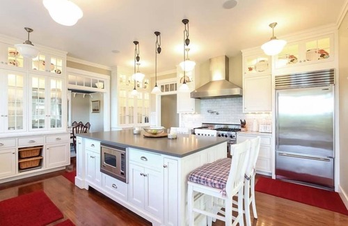 West Hyannisport Casa | 40' of Private Beach! Beach is 2 minute or less walk to path. RPMS075