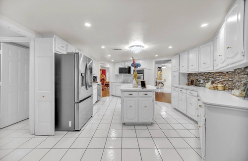 Ederville Casa | 400 a night minimum 30 nights! 9 mn away from AT&T stadium, 8 mn from the zoo