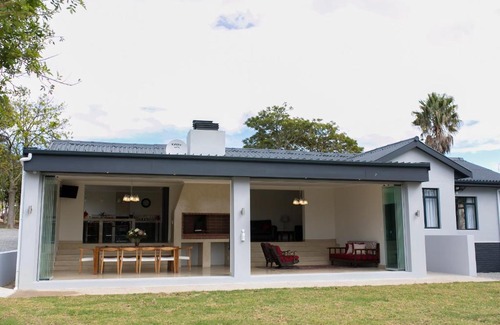 Trawal Villa | 401 Rozendal Cottages