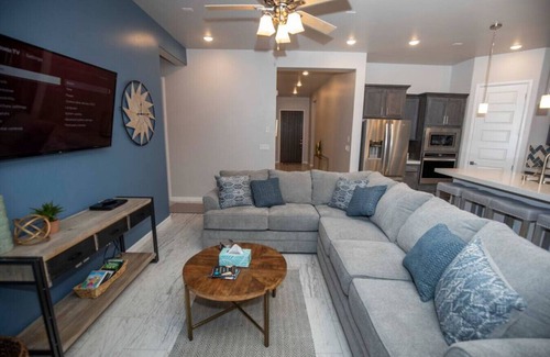 Las Cruces Casa | 4014/Russ Modern · New Home in Quiet Neighborhood - Relax and Enjoy