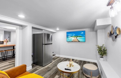 Wallingford Casa | 4016 Lower B · 2b1b Modern Unit Central/3 mins to Gas Works Park