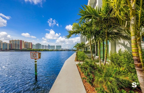 Eastern Shores Casa | 4016 Townhome