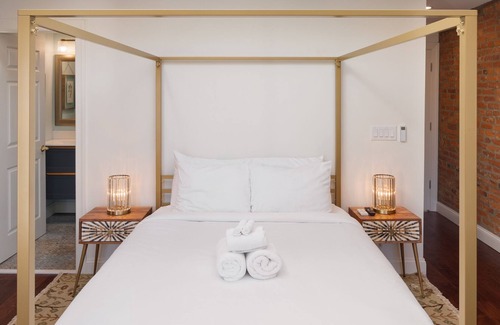 University City Villa | 4043 Ludlow St. in Philadelphia