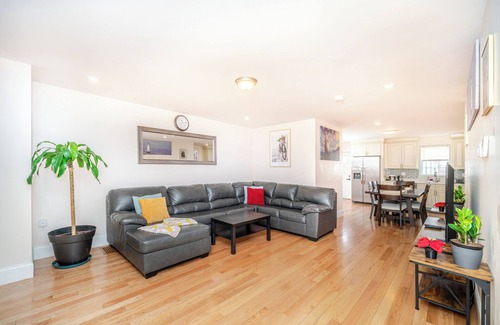 Quincy Casa | 41 - 3BR Quincy - Lovely Townhouse near Adams