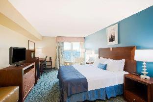 Geneva Hotel | 41 Lakefront Hotel, Trademark Collection by Wyndham