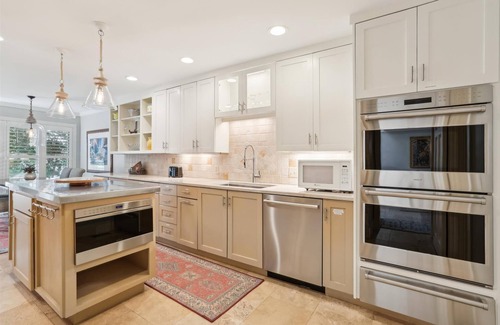 Beach Lagoon Villa | 41 Turtle Lane Club - Sea Pines Townhome, Walk to the Beach!