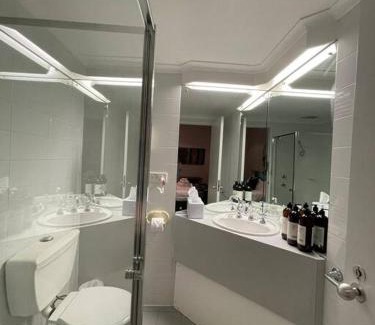 Adelaide Central Business District Apartamento | 410/247 studio gouger st Ex hotel room in city
