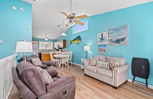 Thomas Drive Condominio | 4109 A Safari St