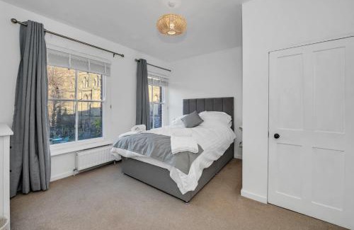 Bury St Edmunds Casa | 42 Church Row - 2 beds and 2 bathrooms