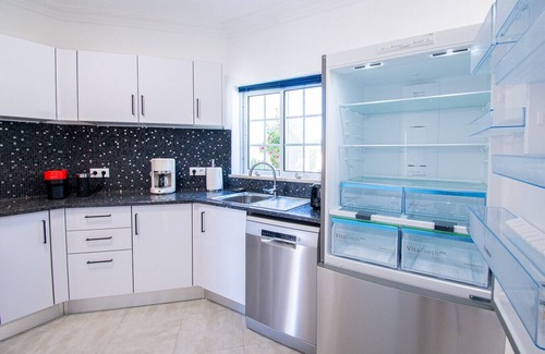 Carvoeiro Chalet De Esquí | 42 Presa do Moura, beautiful townhouse on stunning complex with pool and gym!