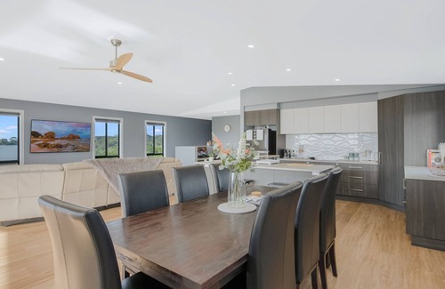 Bermagui Casa | 42 Songlark Street Luxury newly built home