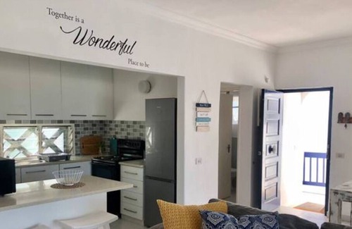 Shaka's Rock Apartamento | 42 Thira - Beautiful Beach apartment