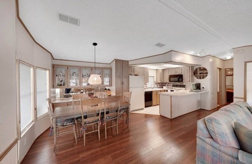 River Ranch Casa | 429c) Chic decor with tons of amenities!