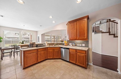 Deer Park Casa | 4314 Juniper Ln · ?Houston House~Sleeps 16~Arcade Style Game Room?