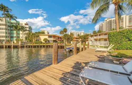 Dolphin Isles Casa | 44 Canal Home With Heated Pool & Free Dock