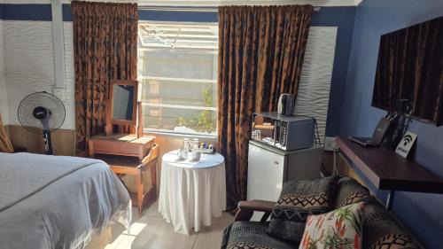 Ermelo Casa | 44 on Ennis Guest Lodge and Restaurant -