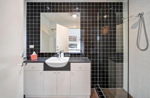 Adelaide Central Business District Apartamento | 44 on Gilbert - CBD Studio