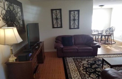 Panama City Casa | 4482 Basic Intown Apartment convenient to Town and Beach