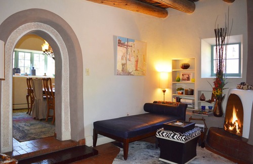 Taos Casa | "44a - Orchard Pommerale" es un tesoro para la relajación con encanto del sudoeste