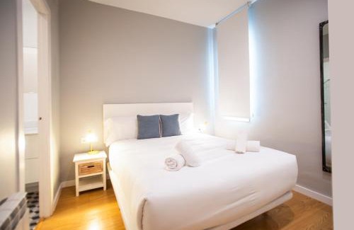 La Sagrada Familia Apartamento | 44MAL1084- Bright 2BR apartment